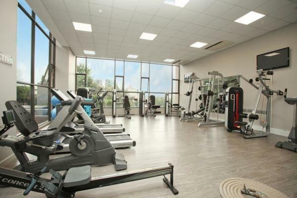 יוהנסבורג Sandton Skye Premium Suites & Penthouses מראה חיצוני תמונה